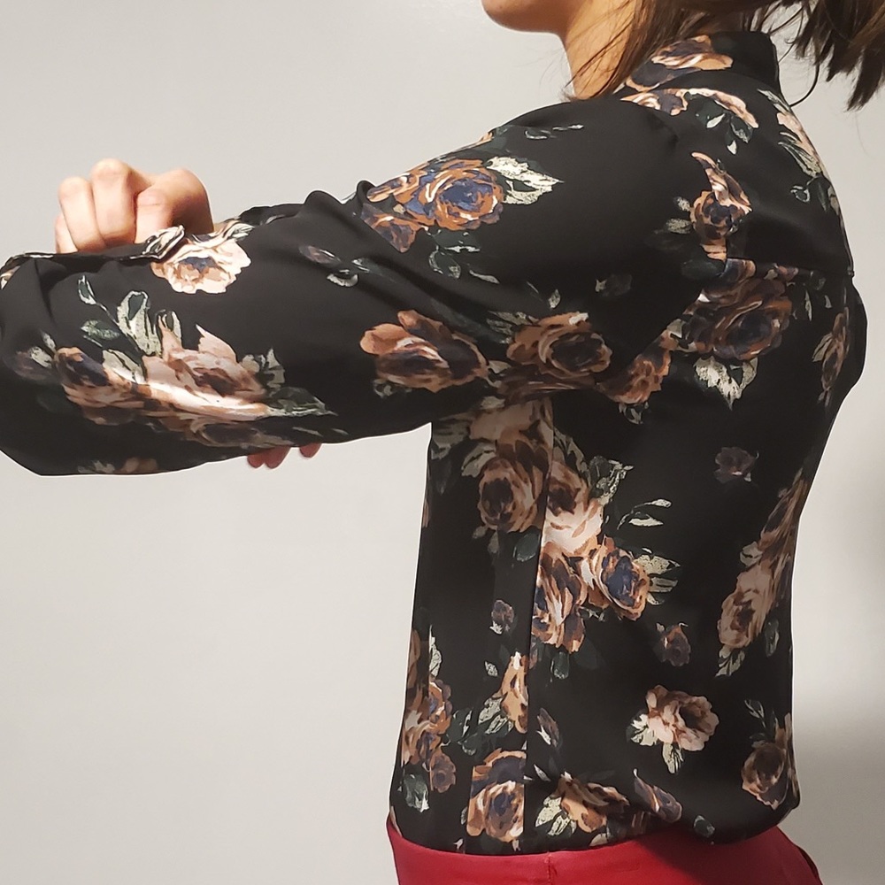 Flower patterned half-button down - Picture 3 of 7